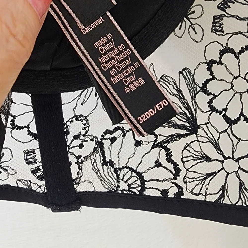 Elegant Black Lace Bustier‎